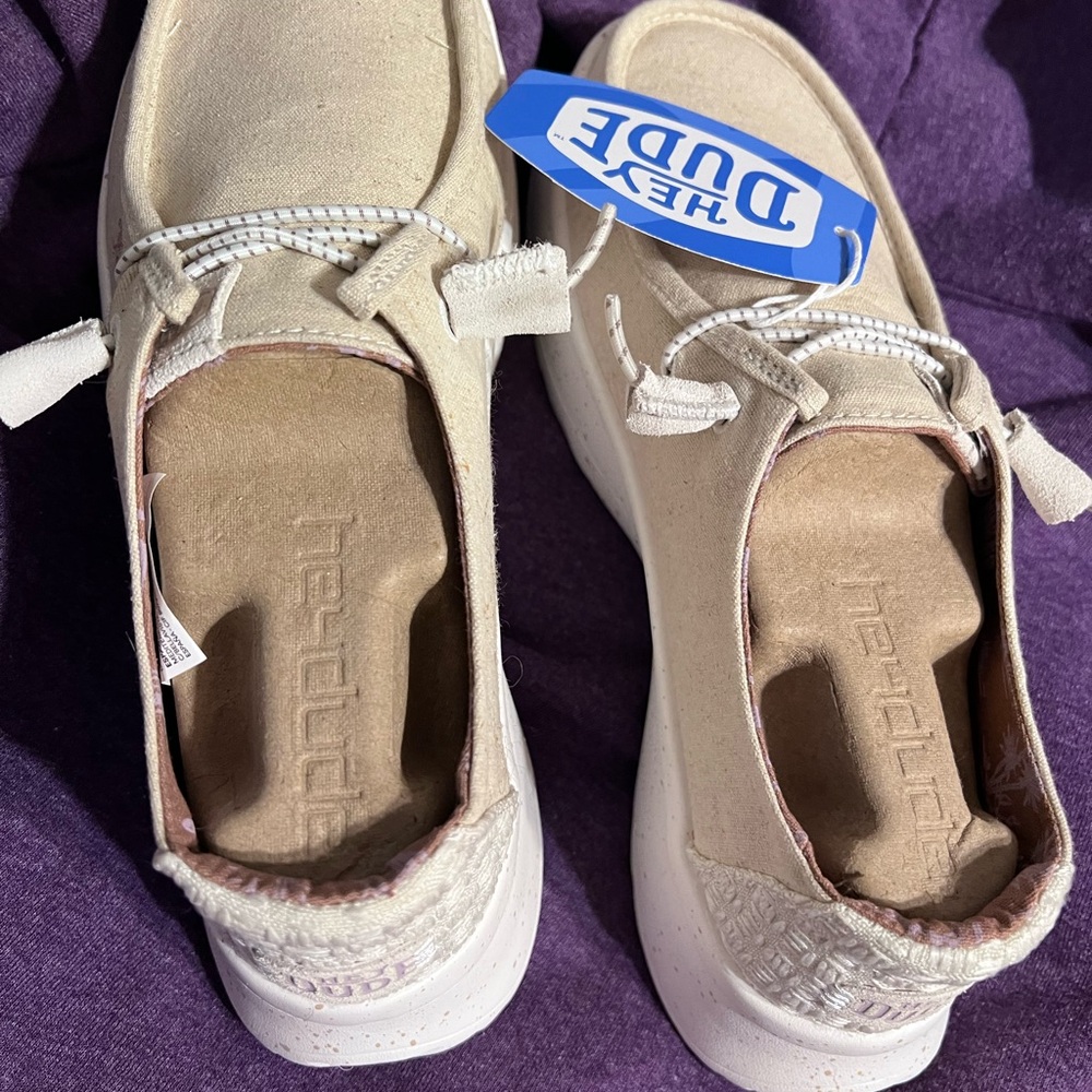 Hey Dude Women’s Beige Slip-On Shoes - Picture 2 of 3
